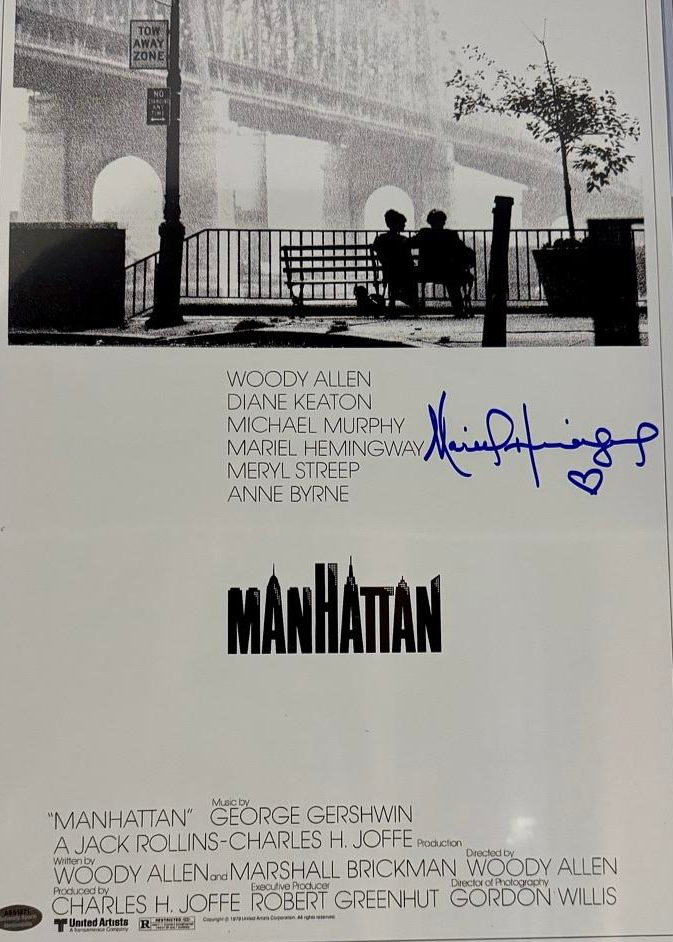 Mariel Hemingway Signed 11x17 Photo (Manhattan) - Schwartz COA